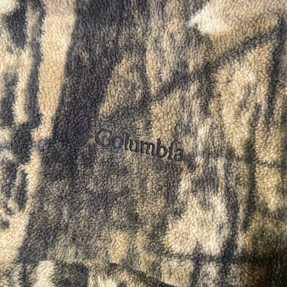 Youth Size 18/20 Columbia Timberwolf Camo Fleece Jacket